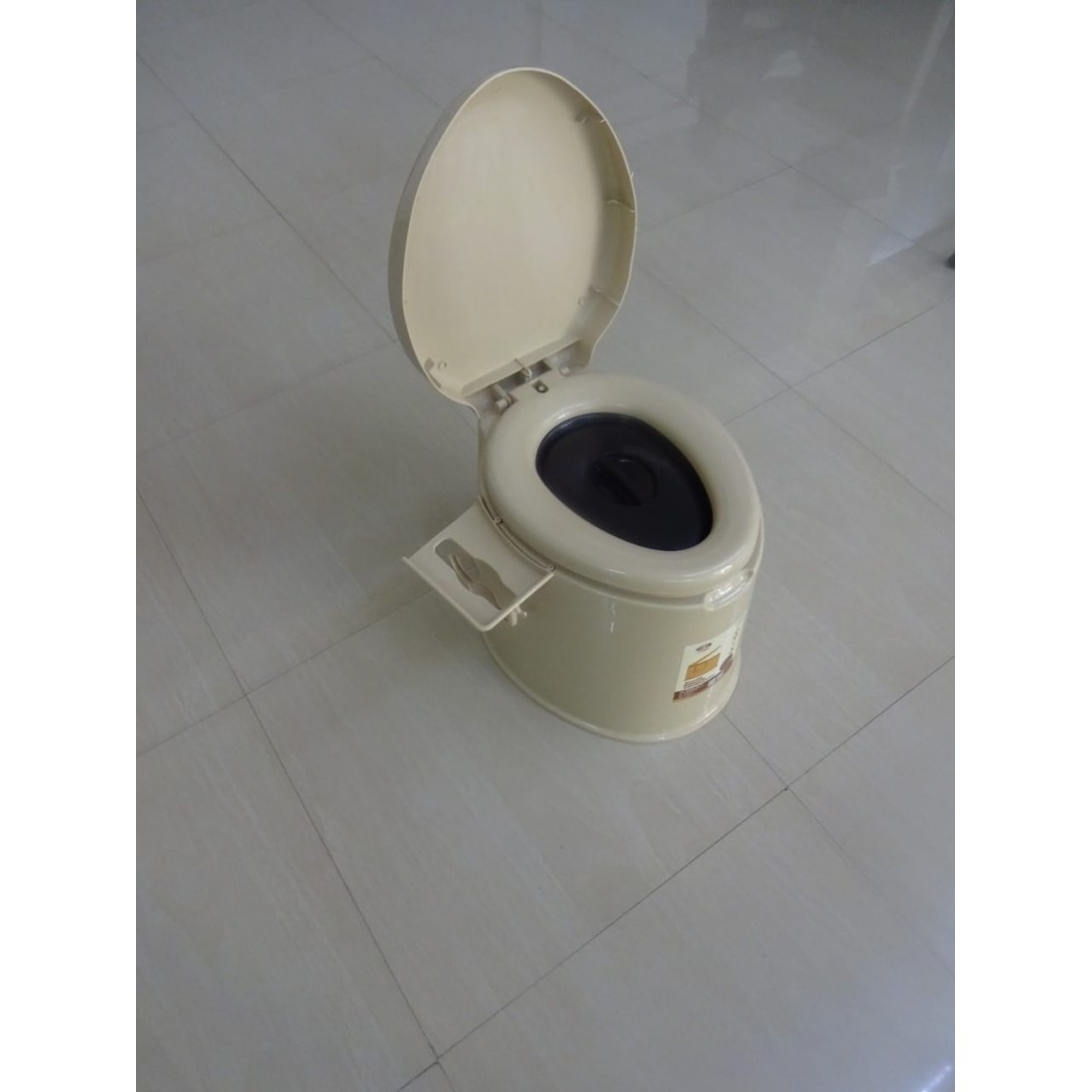 Portable Toilet For Senior Citizens, Patients and Elderly Rs 2999